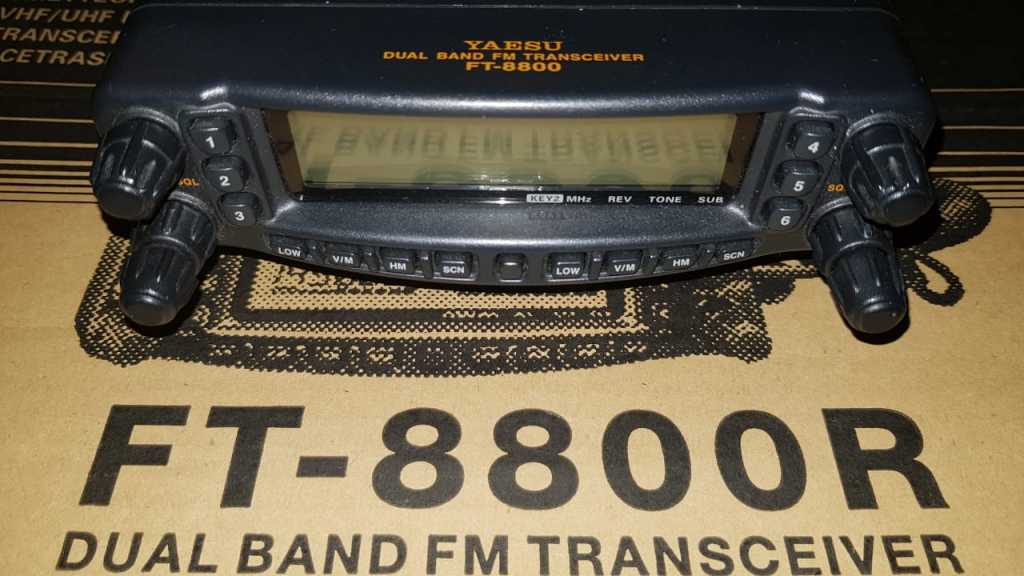 FT8800 DUALBAND VHF/UHF COM CROSBAND REPETIDORA NOVO — Foto 1