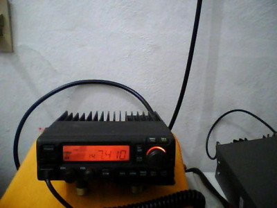 radio yaesu ft 2500.m. vhf base original conservado... — Miniatura 1