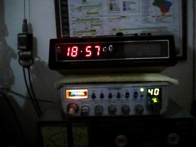 Radio Voyager vr-11.10.40. mertros 50w conservado — Miniatura 1