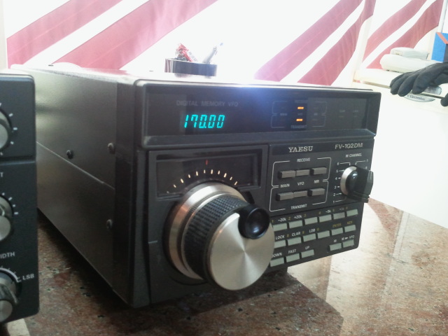 FT-102 +VFO REMOTO — Foto 5