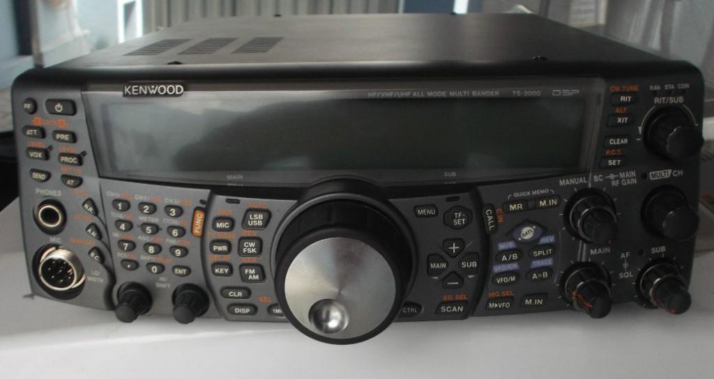 == VENDIDO == VENDO OU TROCO KENWOOD TS-2000
