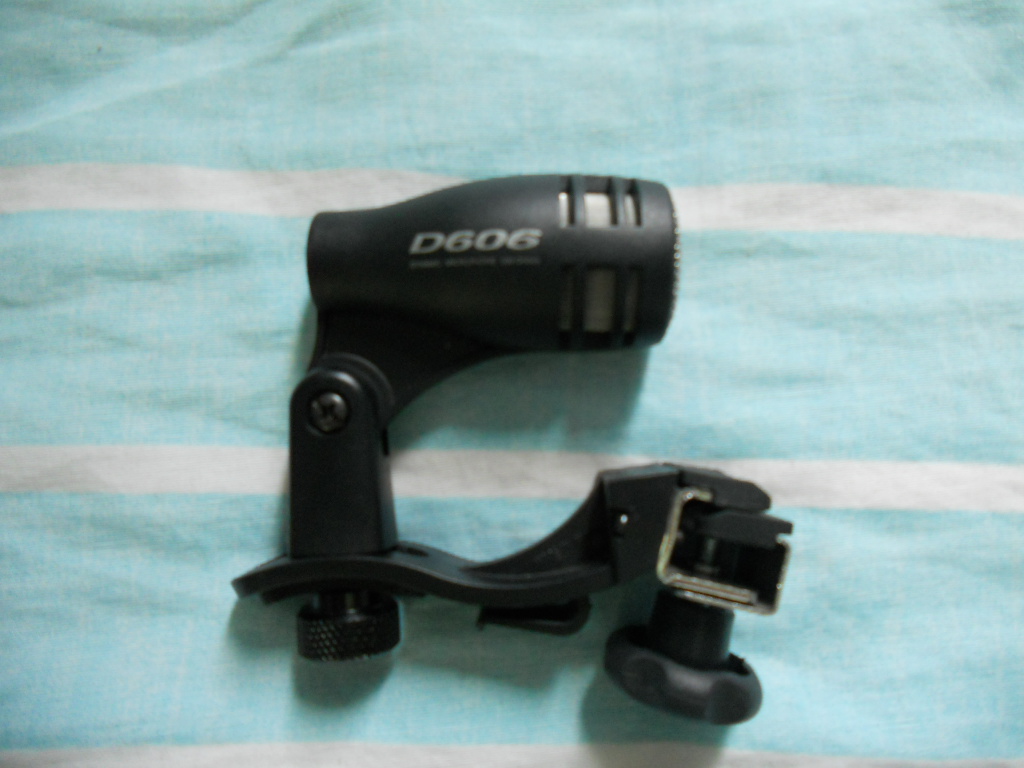 VENDO MICROFONE YOGA D 606