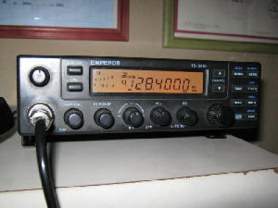 VENDO OU TRÓCO UM EMPEROR TS-5010 E UMA BILINEAR VOYAGER 777 PLUS POR UM 2 VHF BASE R$ 1.000 REAIS !!!! — Miniatura 1