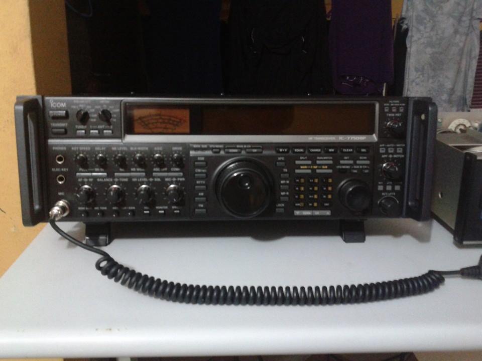 ICOM 775 DSP TRANSCEIVER — Foto 2