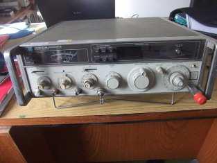 Vendo Gerador de RF HP 8640B - R$ 2.500,00 - estado de novo — Foto 1