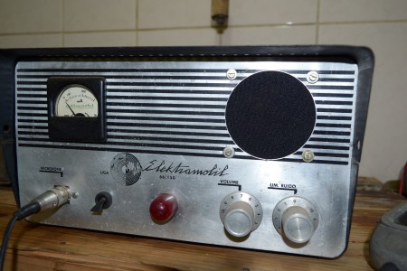 Radio amador valvulado antigo(VENDIDO PY2VNE)