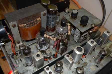 Radio amador valvulado antigo(VENDIDO PY2VNE) — Foto 2