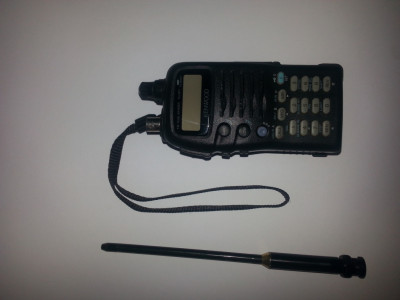 HT Kenwood TH-G71 Dual-Band vendido — Miniatura 1
