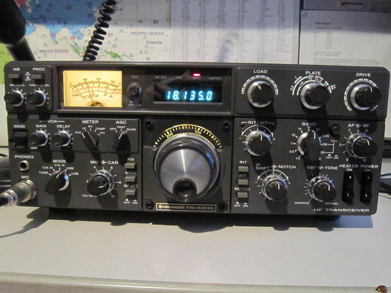 Kenwood TS-830 em estado de zero — Foto 1