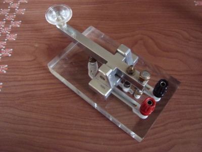 Manipulador CW Vertical & Suporte p/ Mtg de Antena & Conectores/Adaptadores — Miniatura 1