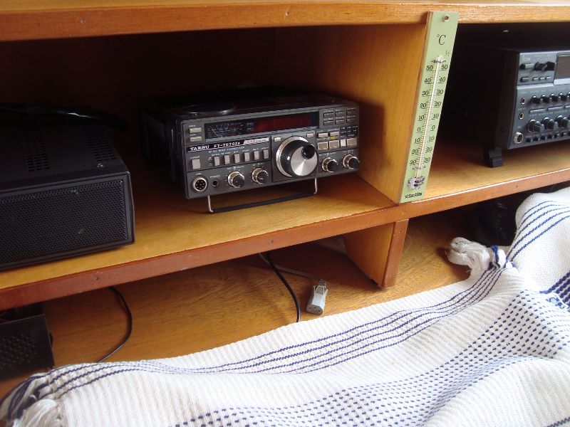 Transceptor HF Yaesu FT-757 GXII
