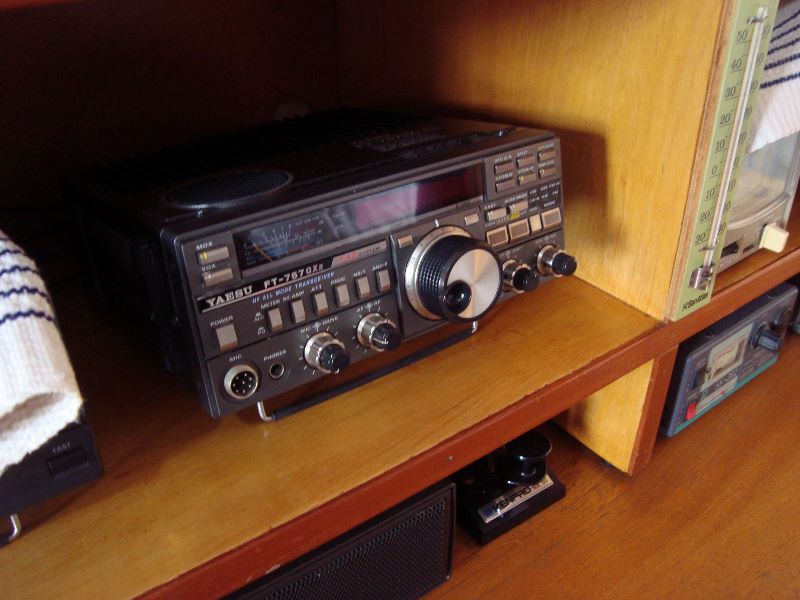 Transceptor HF Yaesu FT-757 GXII — Foto 3