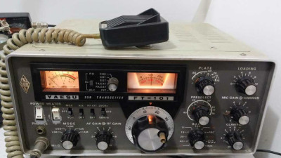 Yaesu FT-101 (primeira edição, segunda série) R$ 1000,00 — Miniatura 1