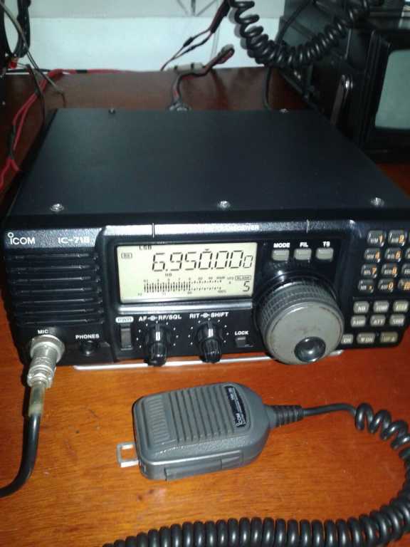 RADIO HF ICOM IC-718 — Foto 3
