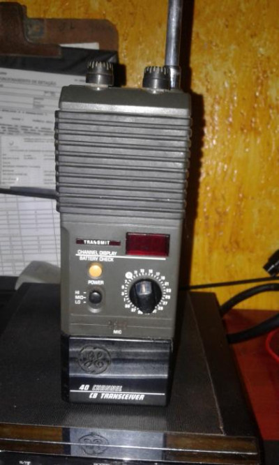 RARIDADE RÁDIO HT PX MARCA GE