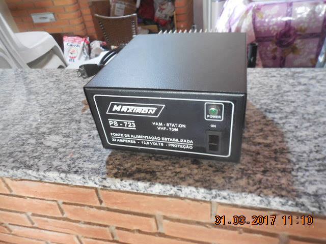 VENDO OU TROCO FONTE MAXTRON VHF 23A. — Foto 2