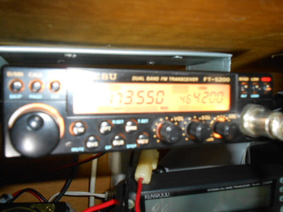 Vendo Yaesu FT5200 com frente removível — Miniatura 1