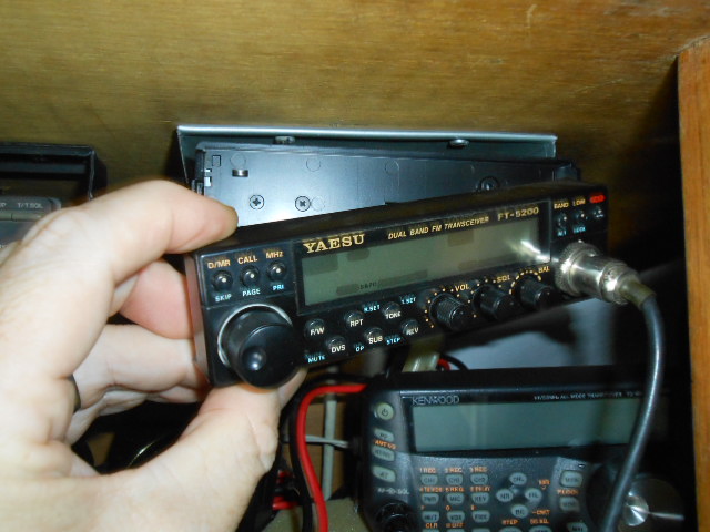 Vendo Yaesu FT5200 com frente removível — Foto 3