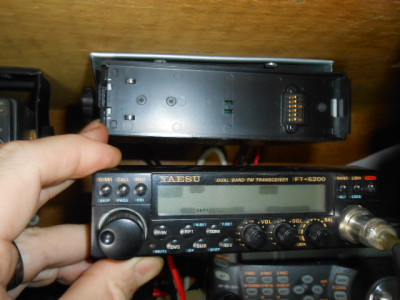 Vendo Yaesu FT5200 com frente removível — Miniatura 4