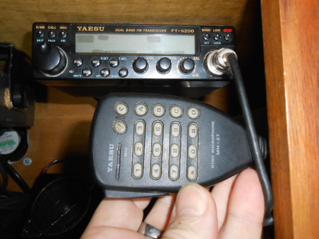 Vendo Yaesu FT5200 com frente removível — Foto 5
