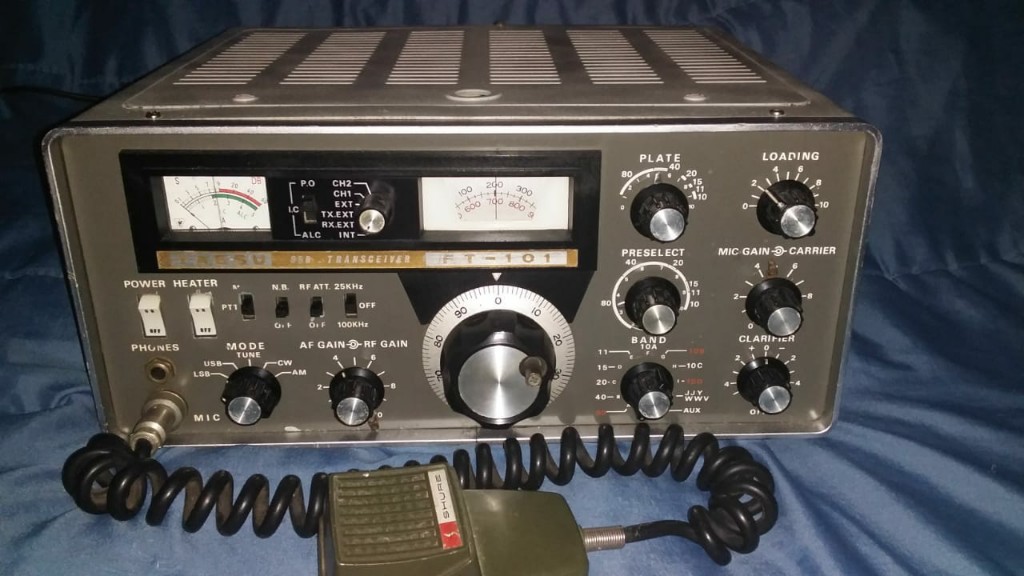 Rádio YAESU ft101 — Foto 1