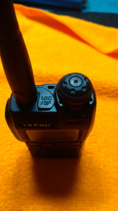 Vendo HT Yaesu VX-3R — Miniatura 4