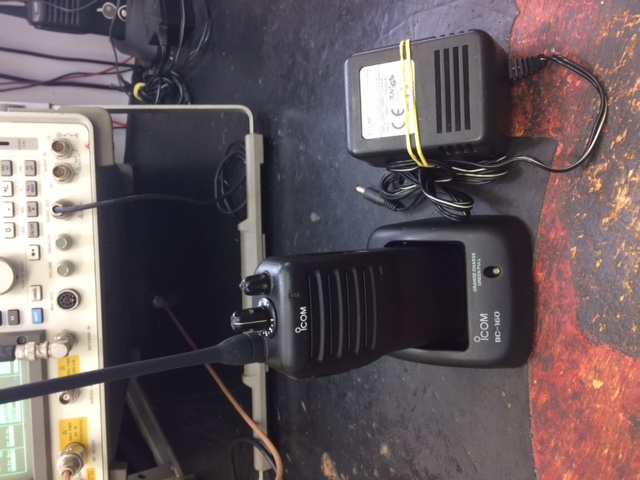HT ICOM IC-F24 UHF COMPLETO — Foto 1