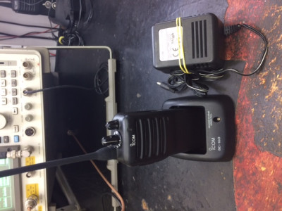 HT ICOM IC-F24 UHF COMPLETO