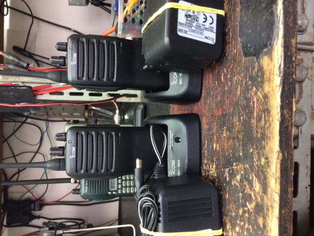 HT ICOM IC-F24 UHF COMPLETO — Foto 3