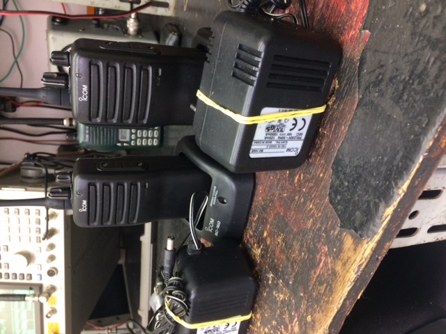 HT ICOM IC-F24 UHF COMPLETO — Foto 4