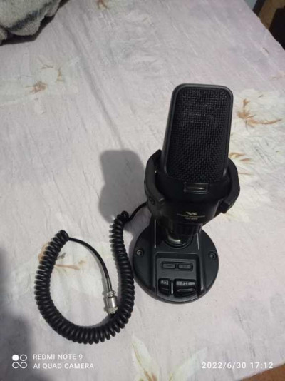 Yaesu MD-200