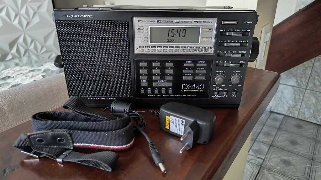 RADIO REALISTIC DX 440 SSB  PLL.