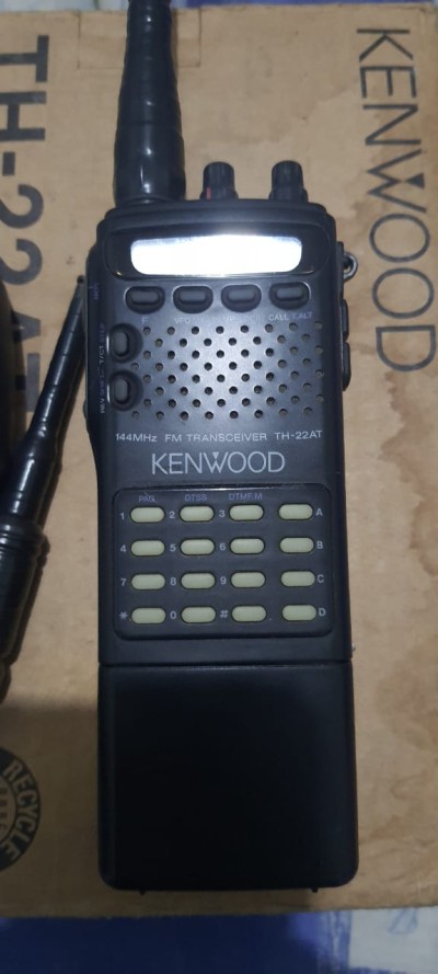 HT kenwood TH22 at em ferfeito duncionamento com caixa — Miniatura 3